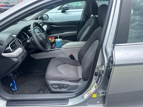 Celestial Silver Metallic 2019 Toyota Camry LE