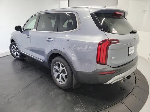 Everlasting Silver 2020 Kia Telluride EX