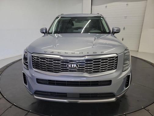 Everlasting Silver 2020 Kia Telluride EX