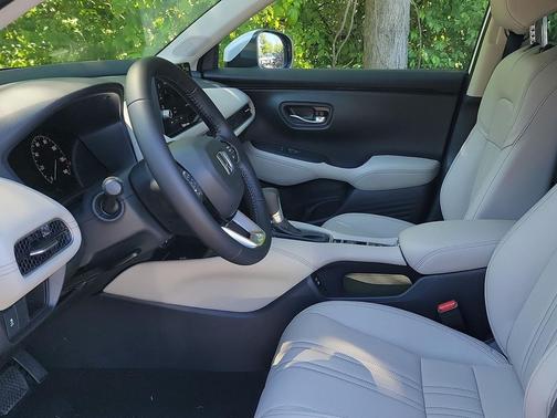 Platinum White Pearl 2027 Honda HR-V EX-L
