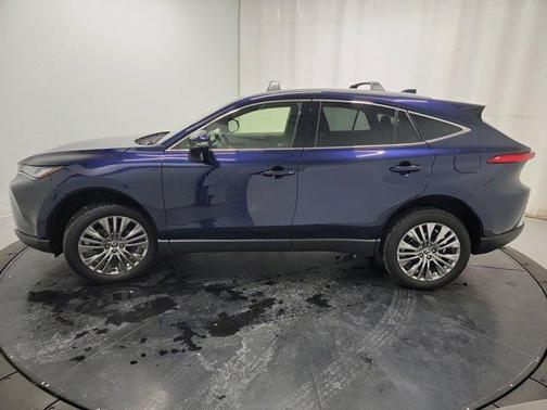 2022 Toyota Venza XLE