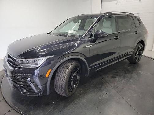 Deep Black 2023 Volkswagen Tiguan 2.0T SE R-Line Black 4MOTION