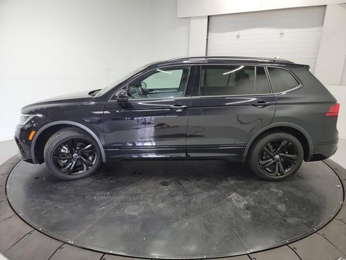Deep Black 2023 Volkswagen Tiguan 2.0T SE R-Line Black 4MOTION