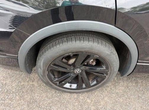 Deep Black 2023 Volkswagen Tiguan 2.0T SE R-Line Black 4MOTION