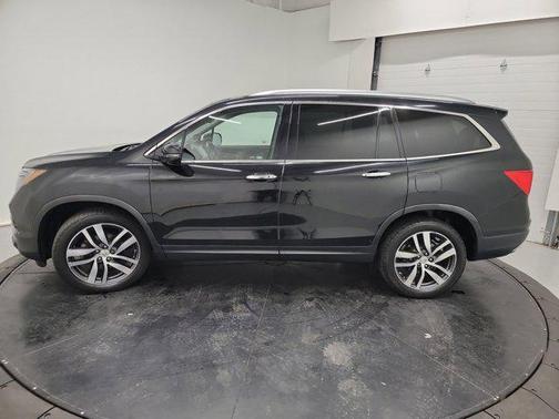 Crystal Black Pearl 2016 Honda Pilot Touring