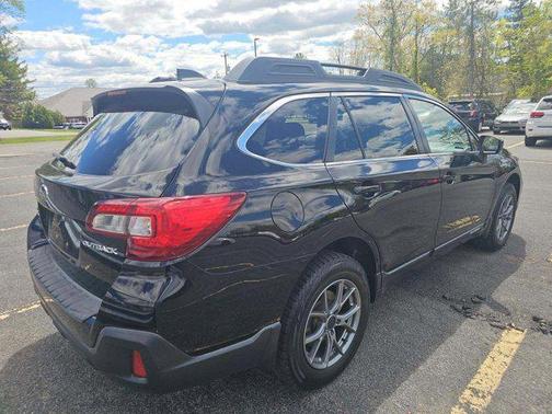 Crystal Black Silica 2018 Subaru Outback 2.5i Premium