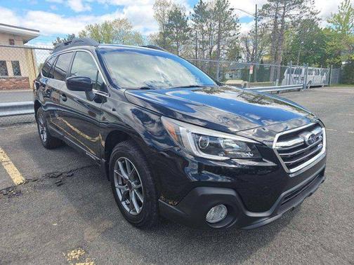 Crystal Black Silica 2018 Subaru Outback 2.5i Premium