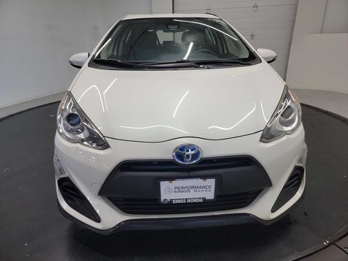 Super White 2017 Toyota Prius c Two