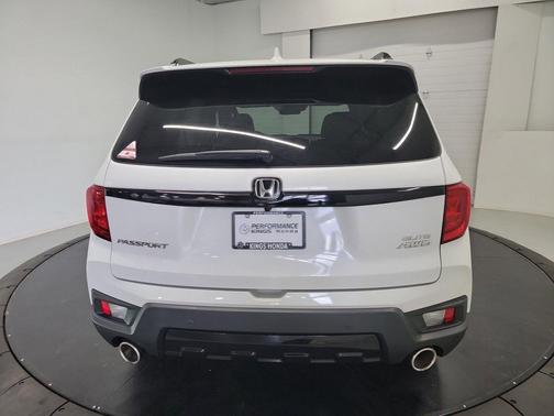 Platinum White Pearl 2023 Honda Passport AWD Elite
