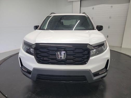 Platinum White Pearl 2023 Honda Passport AWD Elite