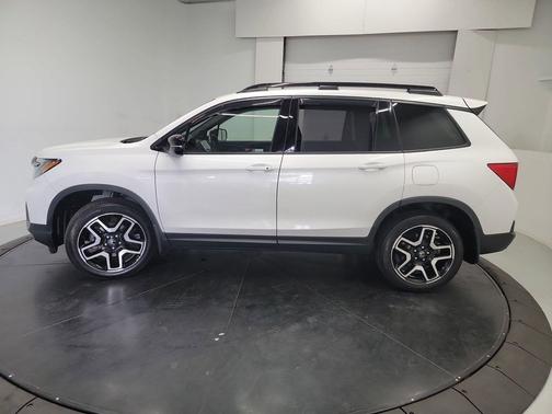 Platinum White Pearl 2023 Honda Passport AWD Elite
