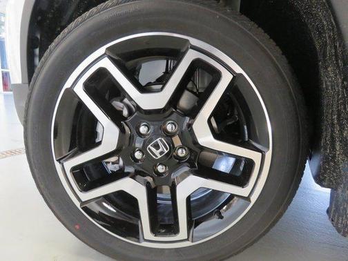 Platinum White Pearl 2023 Honda Passport AWD Elite