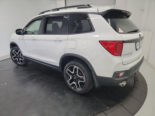 Platinum White Pearl 2023 Honda Passport AWD Elite