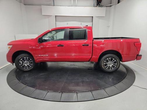 2022 Nissan Titan SV