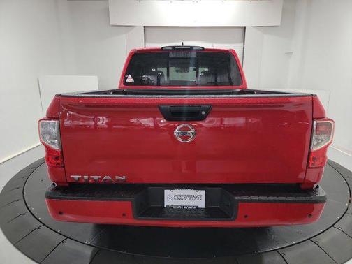 2022 Nissan Titan SV