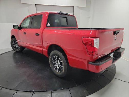 2022 Nissan Titan SV