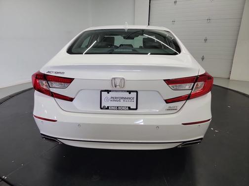 Platinum White Pearl 2021 Honda Accord Touring 2.0T