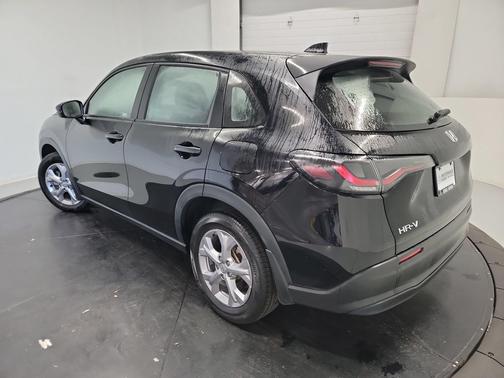 Crystal Black Pearl 2024 Honda HR-V LX