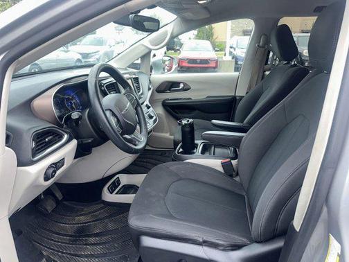 Billet Silver Metallic Clearcoat 2019 Chrysler Pacifica Touring Plus