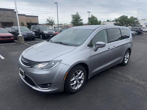 Billet Silver Metallic Clearcoat 2019 Chrysler Pacifica Touring Plus