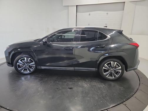 Caviar 2022 Lexus UX 200 Base