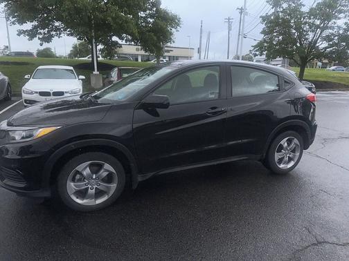 Crystal Black Pearl 2019 Honda HR-V LX