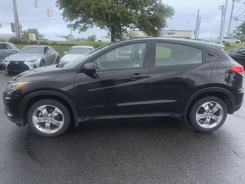 Crystal Black Pearl 2019 Honda HR-V LX