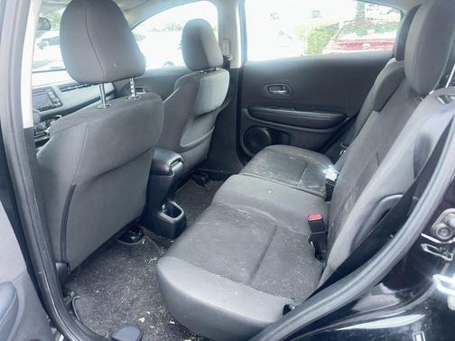 Crystal Black Pearl 2019 Honda HR-V LX