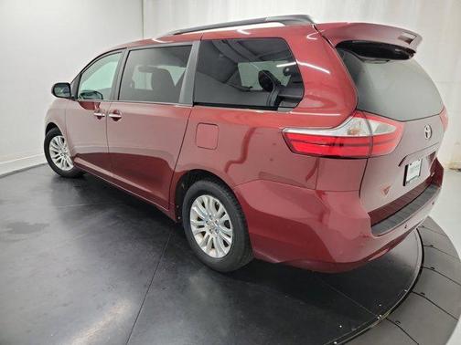 2015 Toyota Sienna XLE