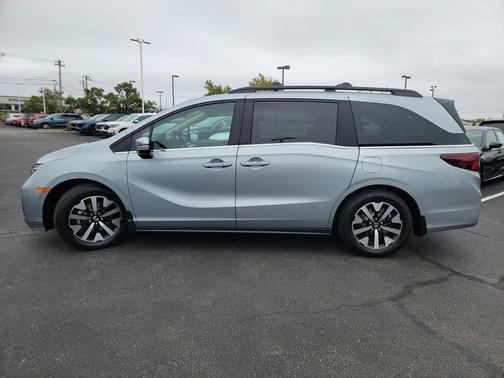 Solar Silver Metallic 2027 Honda Odyssey EX-L