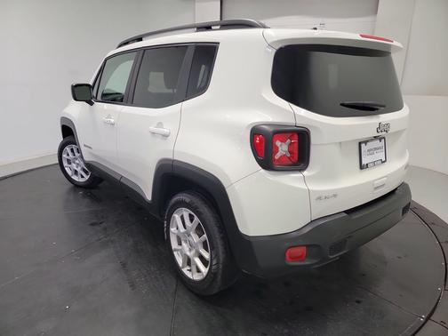 Alpine White Clearcoat 2022 Jeep Renegade Latitude