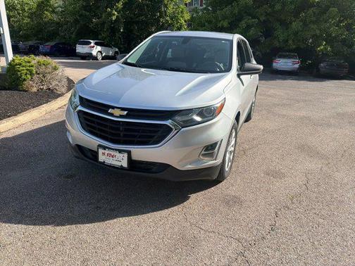 Silver Ice Metallic 2019 Chevrolet Equinox LS