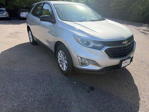 Silver Ice Metallic 2019 Chevrolet Equinox LS