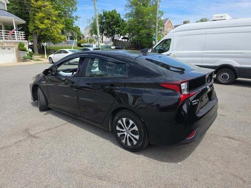 Midnight Black Metallic 2019 Toyota Prius XLE