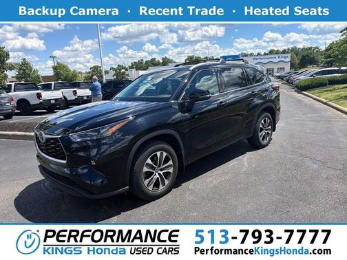 Black 2022 Toyota Highlander XLE