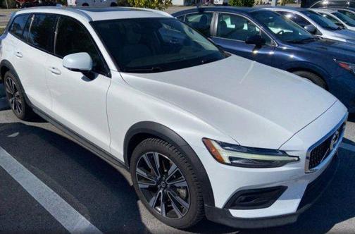 2021 Volvo V60 Cross Country T5