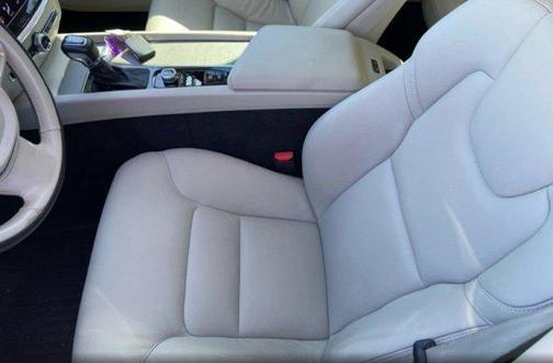 2021 Volvo V60 Cross Country T5