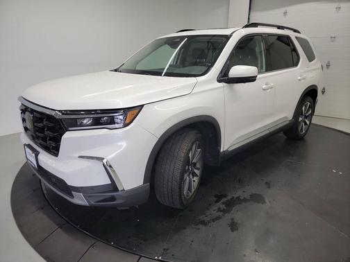 Platinum White Pearl 2023 Honda Pilot AWD Elite