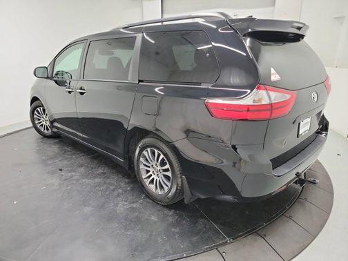 2019 Toyota Sienna XLE