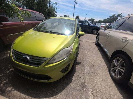 Lime Squeeze Metallic 2011 Ford Fiesta SE