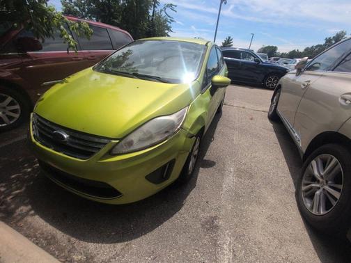Lime Squeeze Metallic 2011 Ford Fiesta SE