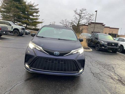 2021 Toyota Sienna XSE 7 Passenger