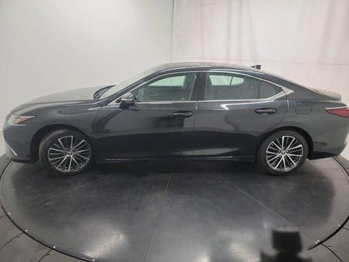 2022 Lexus ES 350 Base