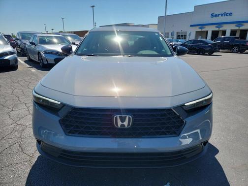 Urban Gray Pearl 2026 Honda Accord SE