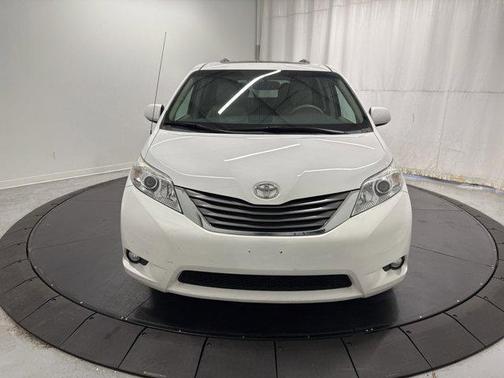 2013 Toyota Sienna XLE