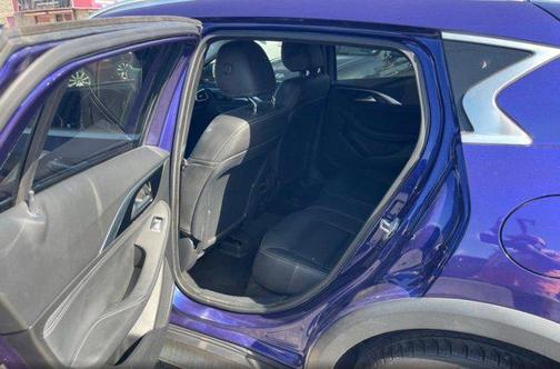 2017 INFINITI QX30 Luxury
