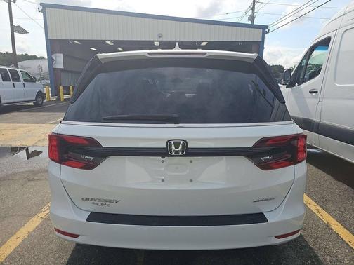 Platinum White Pearl 2023 Honda Odyssey Sport