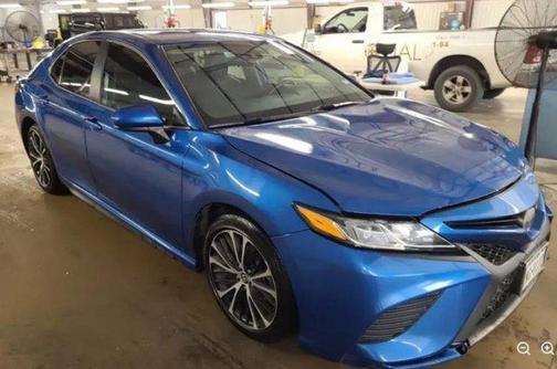 Blue Streak Metallic 2020 Toyota Camry SE