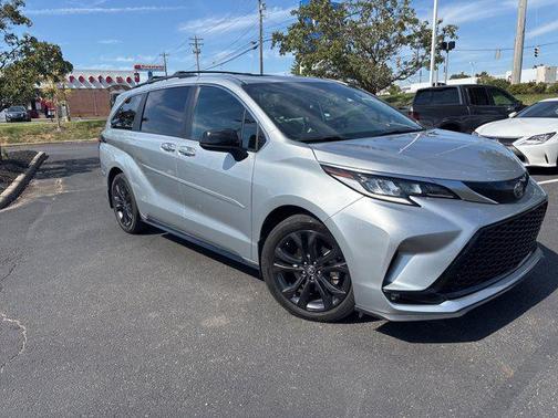 2022 Toyota Sienna XSE 7 Passenger