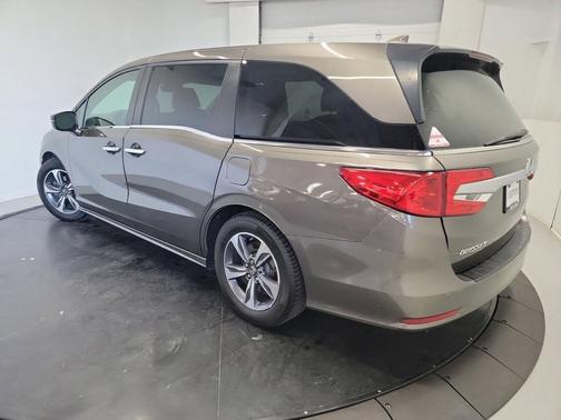Modern Steel Metallic 2018 Honda Odyssey Touring